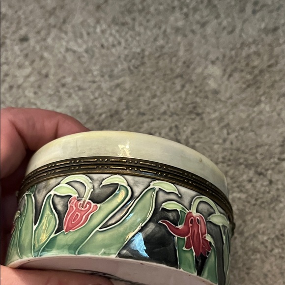 Floral Ceramic Trinket Box - Picture 6 of 7